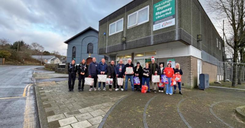 MPs lead distribution of 50 Christmas hampers to families in need