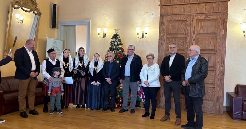 Χριστουγεννιάτικα κάλαντα στην έδρα της  Περιφερειακής Ενότητας Ρεθύμνης