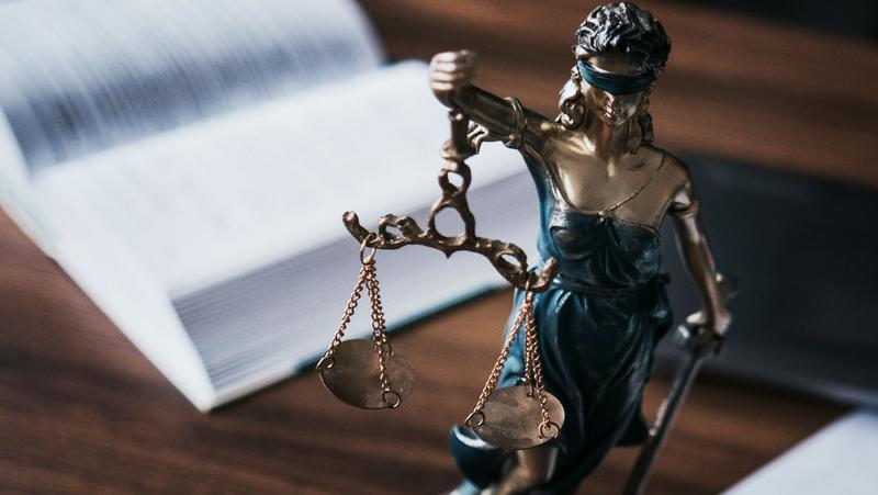 Νόμος και δίκαιο