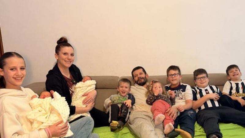 «Il nostro miracolo di Natale, con i gemellini siamo diventati in dieci in famiglia»