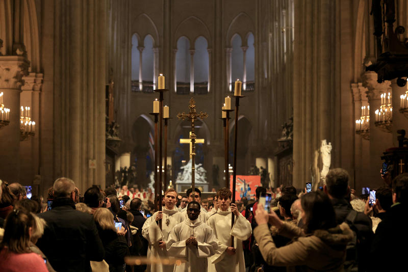 Dieu est-il vraiment mort dans nos sociétés sécularisées ou assiste-t-on à un retour du religieux ?