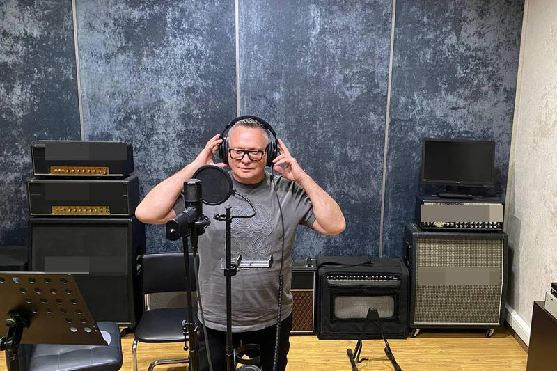 «Розы от Леонтьева, слезы от Долиной»: звезды простились с мистически ушедшим поэтом Денисовым