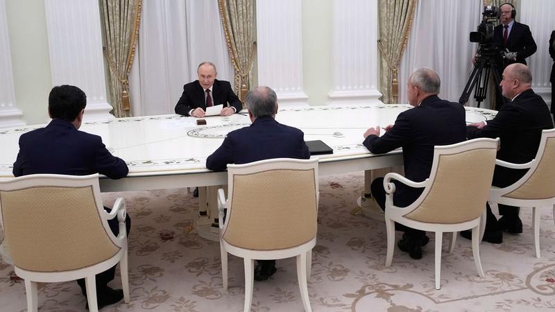 Russlands Beamte dürfen sich jetzt wie Adlige fühlen