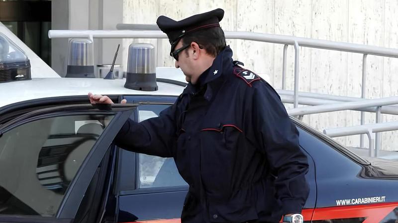 Manda 70 mail al giorno alla ex e distribuisce volantini diffamatori: 59enne nei guai