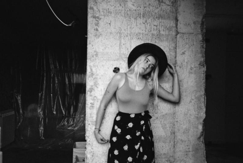 Dragi Deda Mraze: Nova kolumna Hane Piščević u štampanom izdanju Nedeljnika