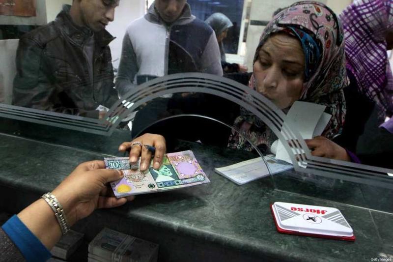 Libya’s dried-up banks: The daily struggle for cash
