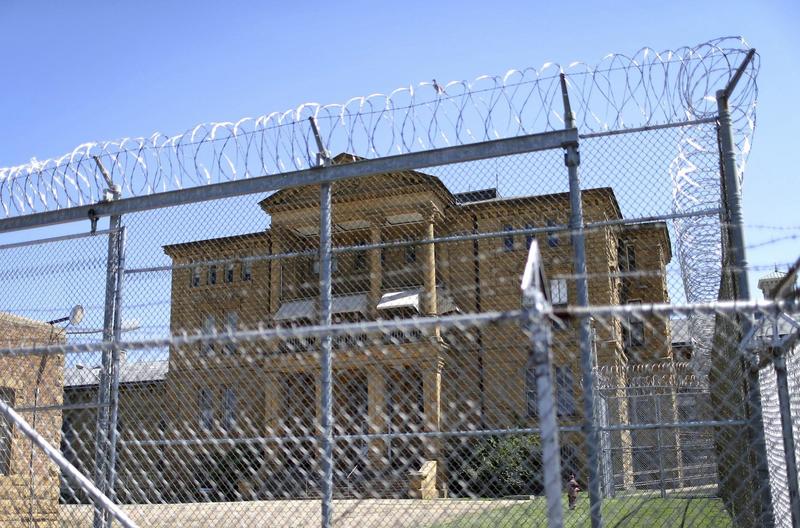 In Prison, Holding Handwritten Cards Is a Rare Joy. Illinois Is Taking It Away.