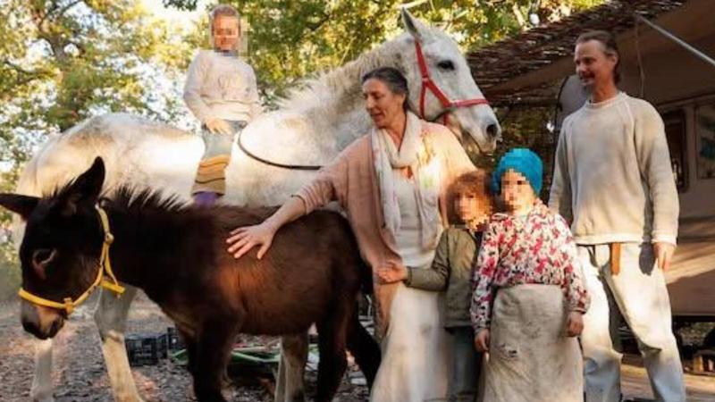 Il (triste) Natale della famiglia nel bosco. I Trevallion divisi a pranzo. Salvini: “Cattiveria gratuita istituzionale” /