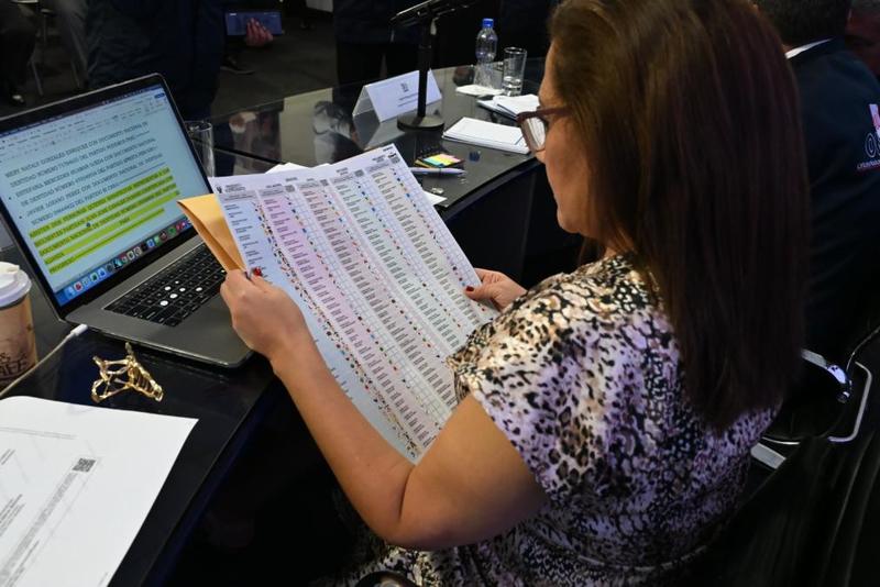 A candidatear, a candidatear que el mundo se va a acabar