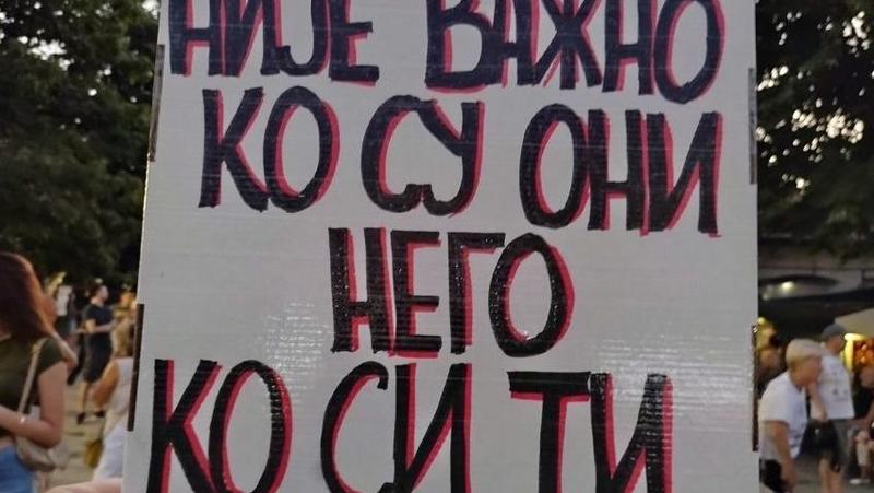 Kažu da voda spira sve, sem sramote