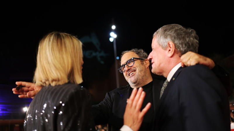 Un altro (inutile?) premio nel cinema e audiovisivo: il “Premio Maximo” per la serialità televisiva