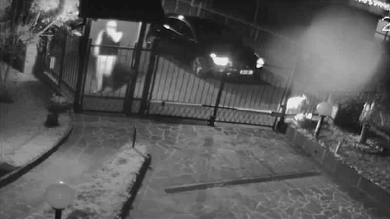 Cernusco Lombardone nella morsa dei ladri d’appartamento: le telecamere li inchiodano in azione