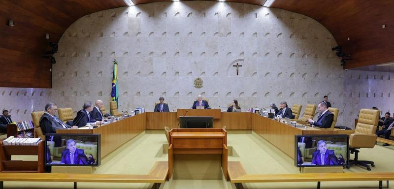 Quando a toga aceita carona, a democracia inteira paga a viagem