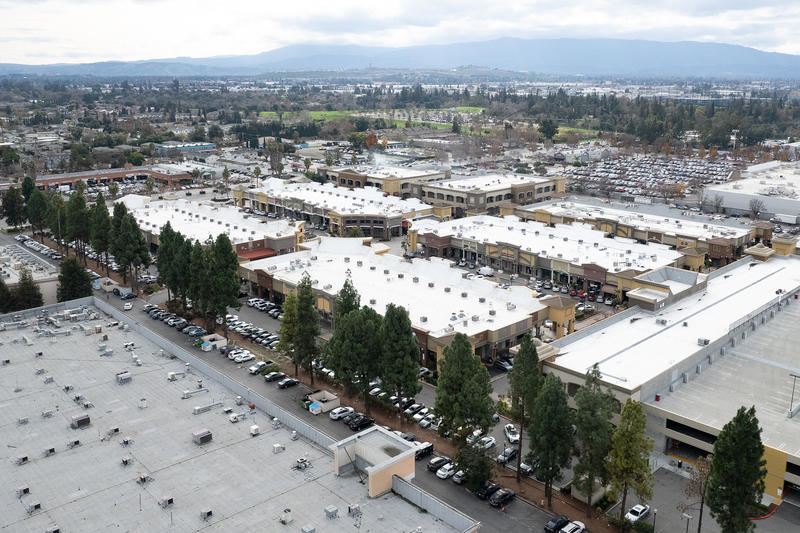 Parking is hellish at a Bay Area plaza. Restauranteurs say it's killing business