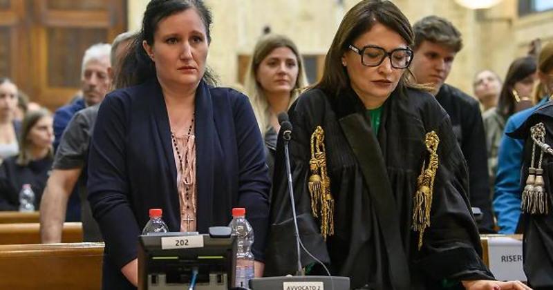 Nelle motivazioni della sentenza, il giudice esclude che avvocata, consulente e psicologhe abbiano tentato di condizionare il processo. «Non c’è alcun elemento concreto»