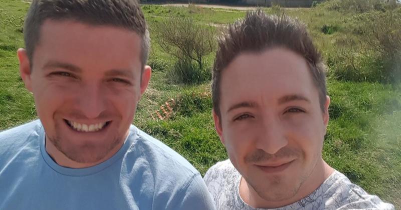 Man's remarkable life-saving gift sees him donate his KIDNEY to twin brother