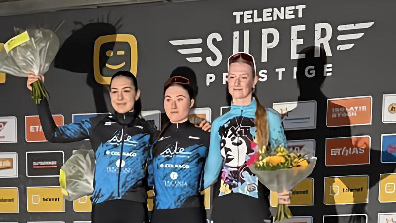 Azzetti, Bianchi e Peruta azzurre