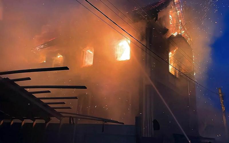 Massive Russian attack on Kyiv kills one ahead of Zelensky meeting with Trump