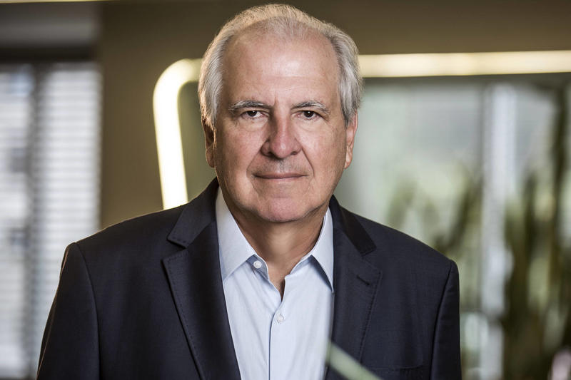 Dono da CNN Brasil vai lançar rede de rádios de música sertaneja em 2026