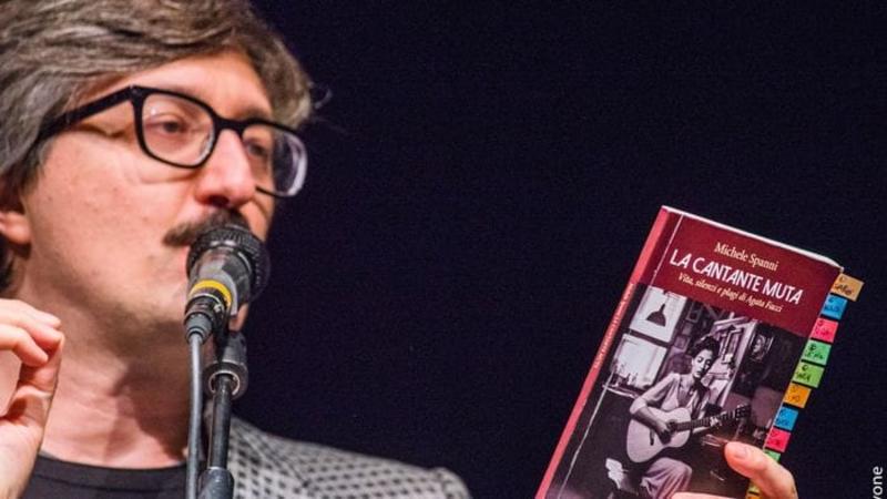 Tra vero e verosimile, la strana storia della cantautrice fantasma di Ivan Talarico