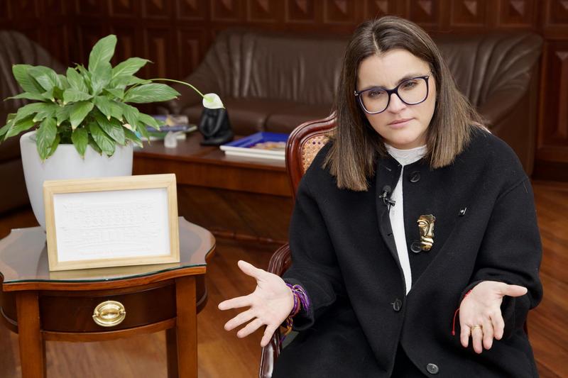 La vicepresidenta de Ecuador afirma que «duele» que 88 niñas den a luz cada día en el país