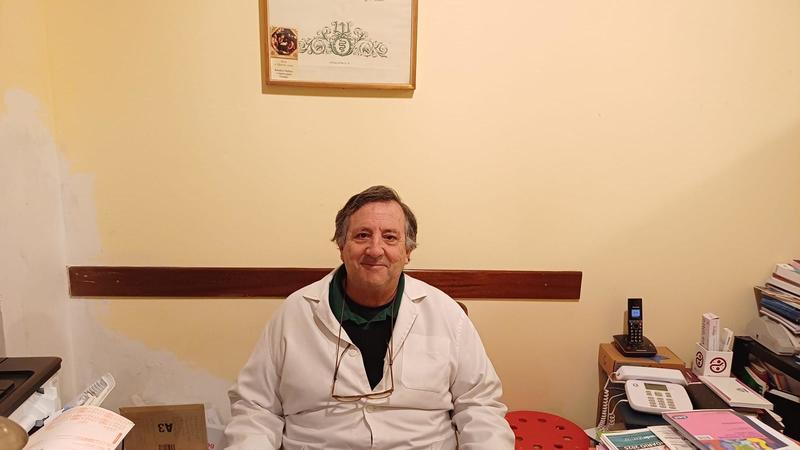 Fabrizio Marrali, il medico di Rogoredo: “Da 32 anni nel quartiere. La lezione di papà, il Covid e i miei pazienti centenari”