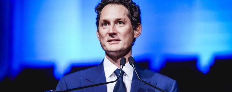 John Elkann, l’erede che incassa e scappa dall’Italia