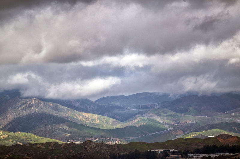 Holiday traffic hell as Interstate 5 shut down for hours in Castaic