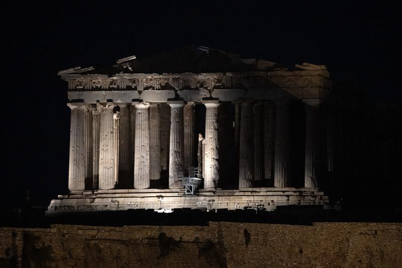 Uma viagem a Atenas, guiada por Delta, Pi e espanto