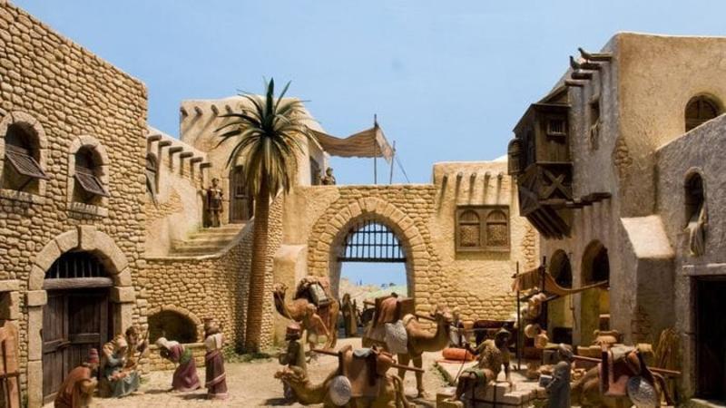 A Ponte San Pietro l’incanto dei Re Magi: nella chiesa vecchia una mostra di presepi