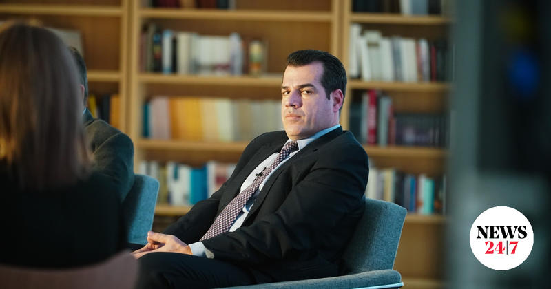 Στ’ άσματα, στ’ άσματα: Ο Πλεύρης…σώζει τη Μακεδονία!