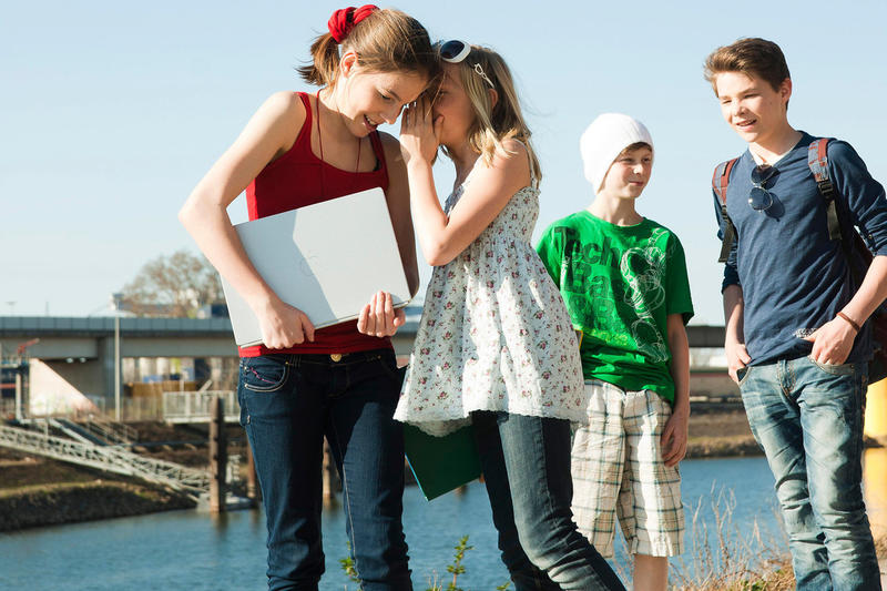 «Мы так не обзываемся, а общаемся»: педагоги и юристы предложили новый способ ликбеза для молодежи «Мы так не обзываемся, а общаемся»: педагоги и юристы предложили новый способ ликбеза для молодежи