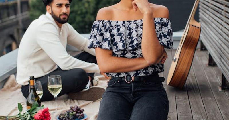 Follow the '3 Red Flag Rule' When Dating Someone New