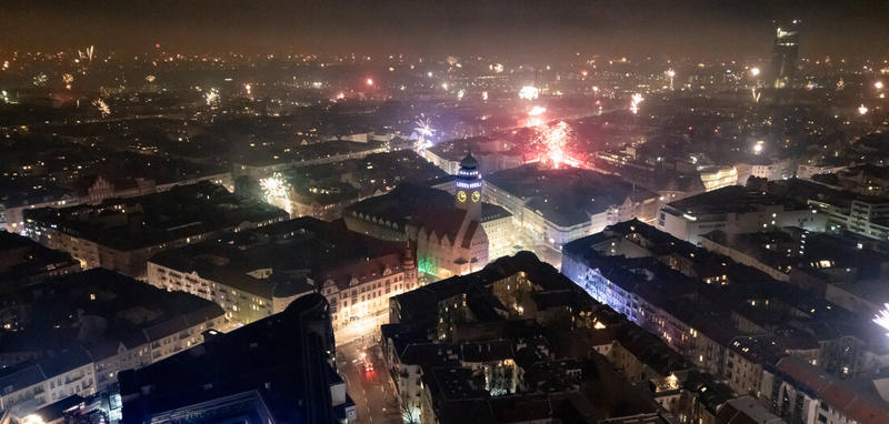 Lasst sie knallen! Lasst sie knallen!