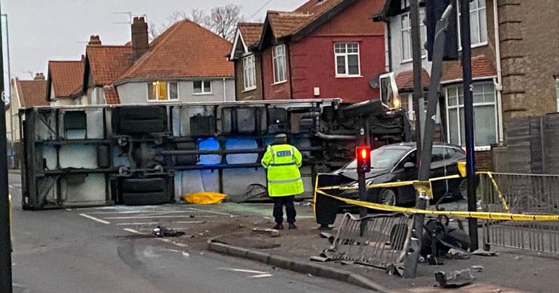 Drivers face delays as road closed in both directions due to overturned HGV