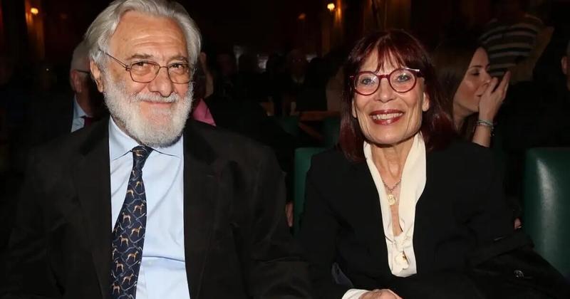 Γιάννης Σμαραγδής: Ο Ελύτης, με τον οποίο είχαμε πολύ στενές σχέσεις, είχε ερωτευτεί την Ελένη Γιάννης Σμαραγδής: Ο Ελύτης, με τον οποίο είχαμε πολύ στενές σχέσεις, είχε ερωτευτεί την Ελένη