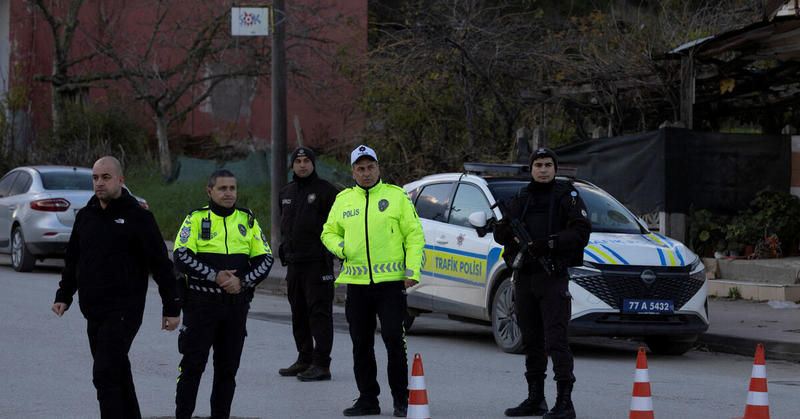 Seven Turkish police wounded in clash with Islamic State militants