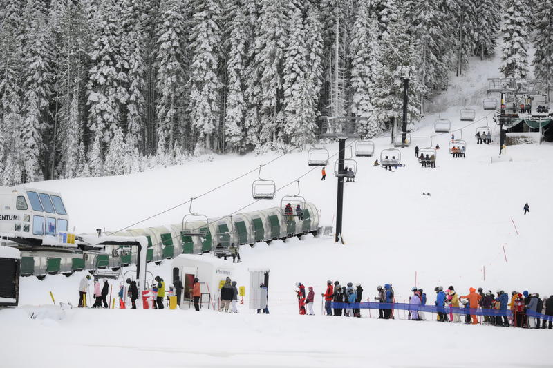 Tahoe ski resorts are busy. Here's when the next storm is coming.