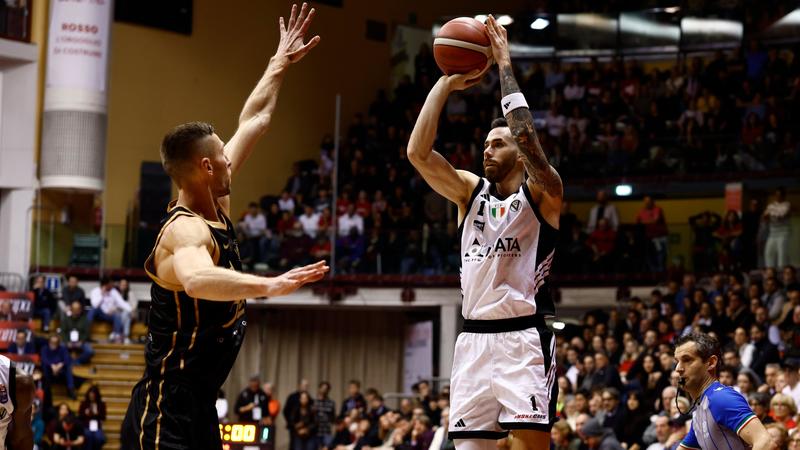 La Virtus vince a Trieste e torna in vetta alla classifica