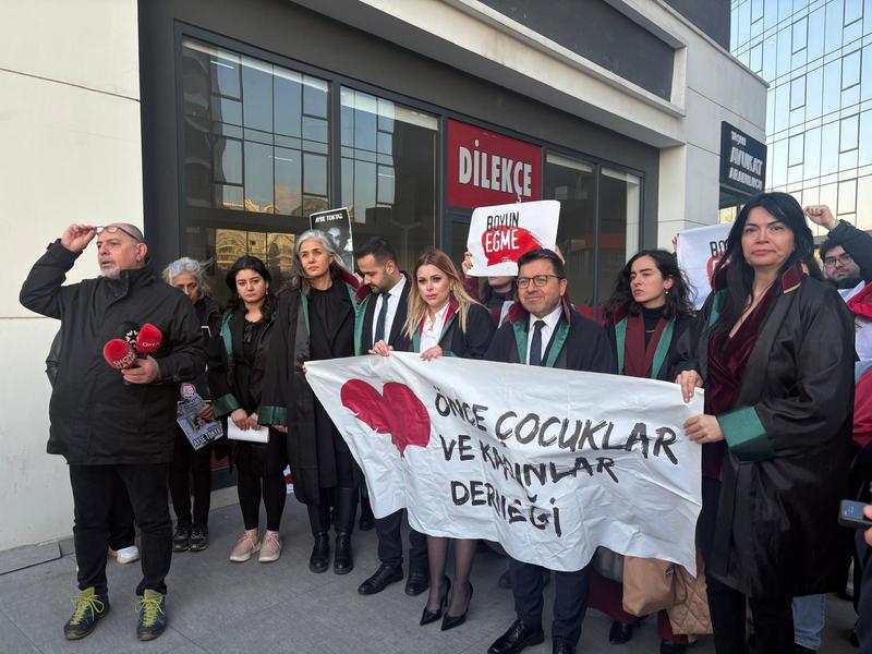 Tan Oral çiziyor...