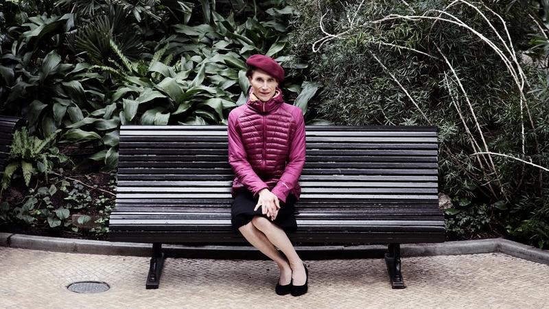 Essays | Fabelhaft dunkles Funkeln: Madame Nielsens kritische und aberwitzige Analyse der Deutschen