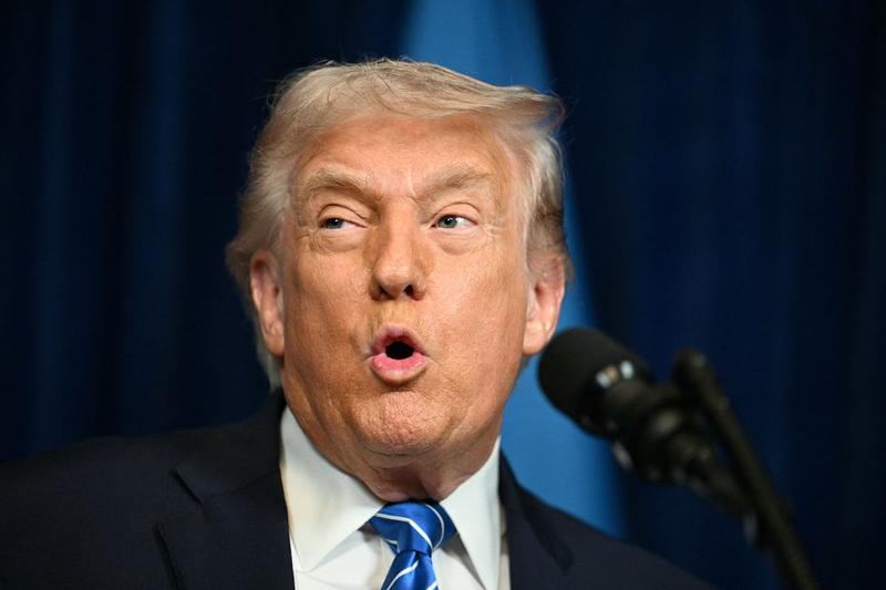 Trump Tells Fans to Donate to Him or Else Dems Will Steal Their Money