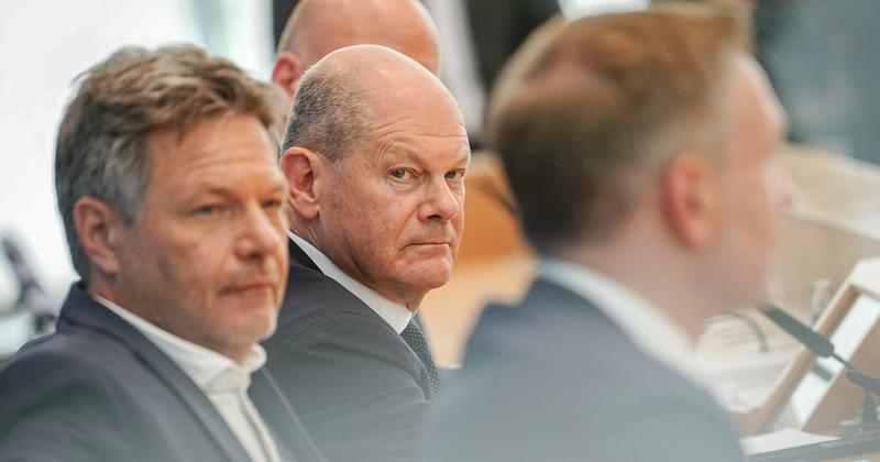 Rückblick auf 2025: Wer glänzte, wer blieb blass? Die Auf- und Absteiger der Politik