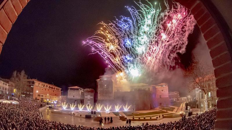 Botti di Capodanno, come tranquillizzare cani e gatti: i consigli dei veterinari