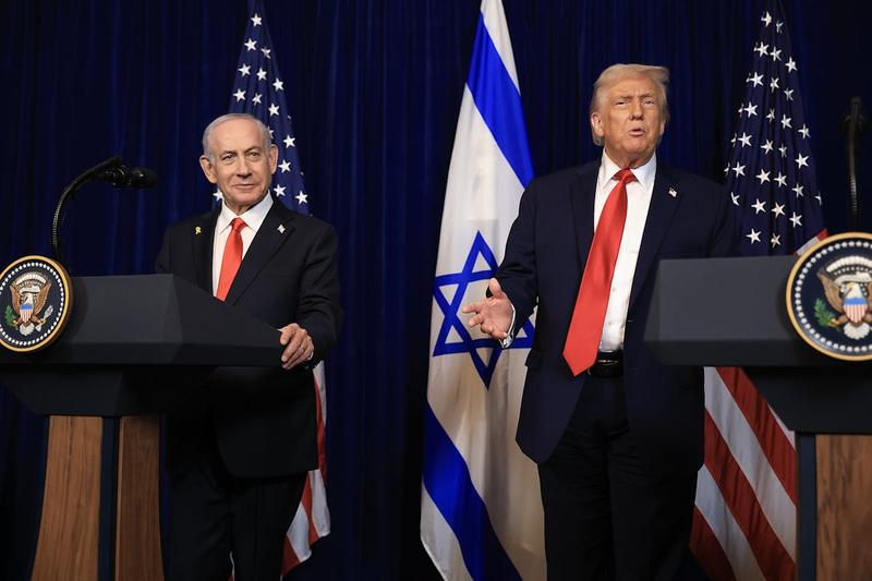 Benjamin Netanyahu Sucks Up to Trump With Shocking Award
