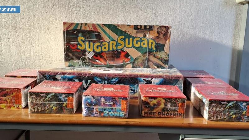 Cocaina, ecstasy e 60 chili di esplosivi in casa: arrestato 25enne di Bologna