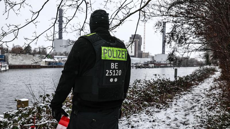 Gigantesco blackout a Berlino, città nel caos: in migliaia senza elettricità e riscaldamento. 