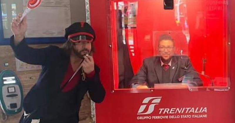 Terni, il Treno delle Fiabe si trasforma nel vagone per la Befana: direzione cascata delle Marmore in carrozza con Stefano de Majo