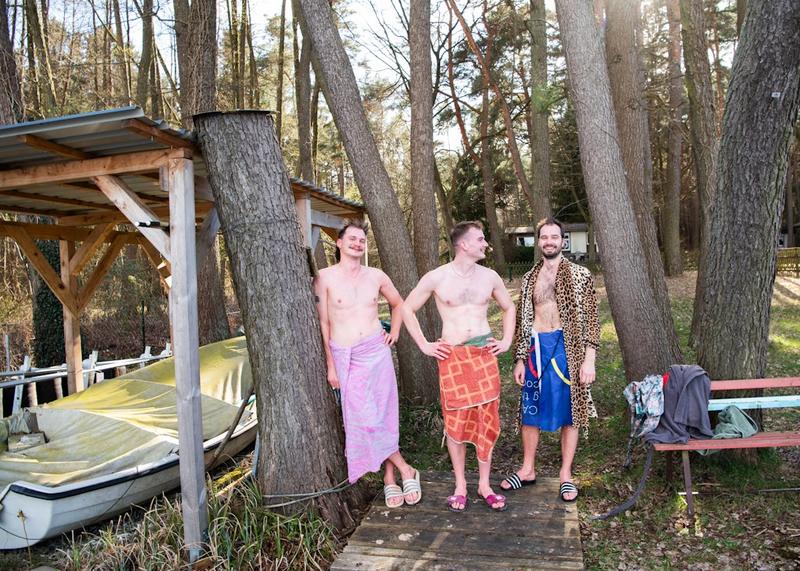 Fasssauna: Wie ein Wintertrend den eigenen Garten zur Wellnessoase machen kann