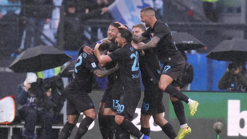Il Napoli domina (anche) la Lazio: quarto 2-0 consecutivo e si torna a coltivare il sogno con il Â«numero 5Â»